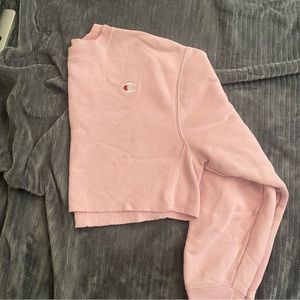 Women’s cropped champion sweatshirt